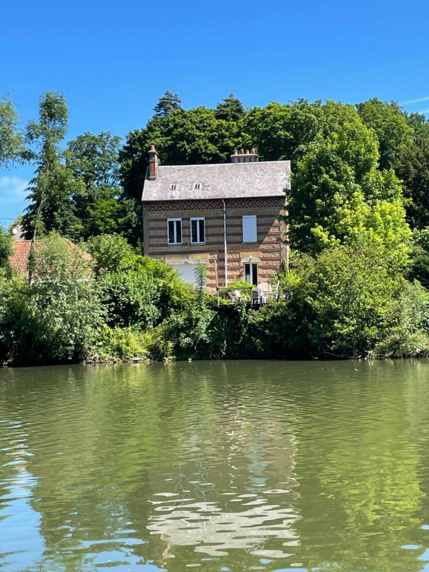 Loveroom En Bords De Meuse Floing エクステリア 写真